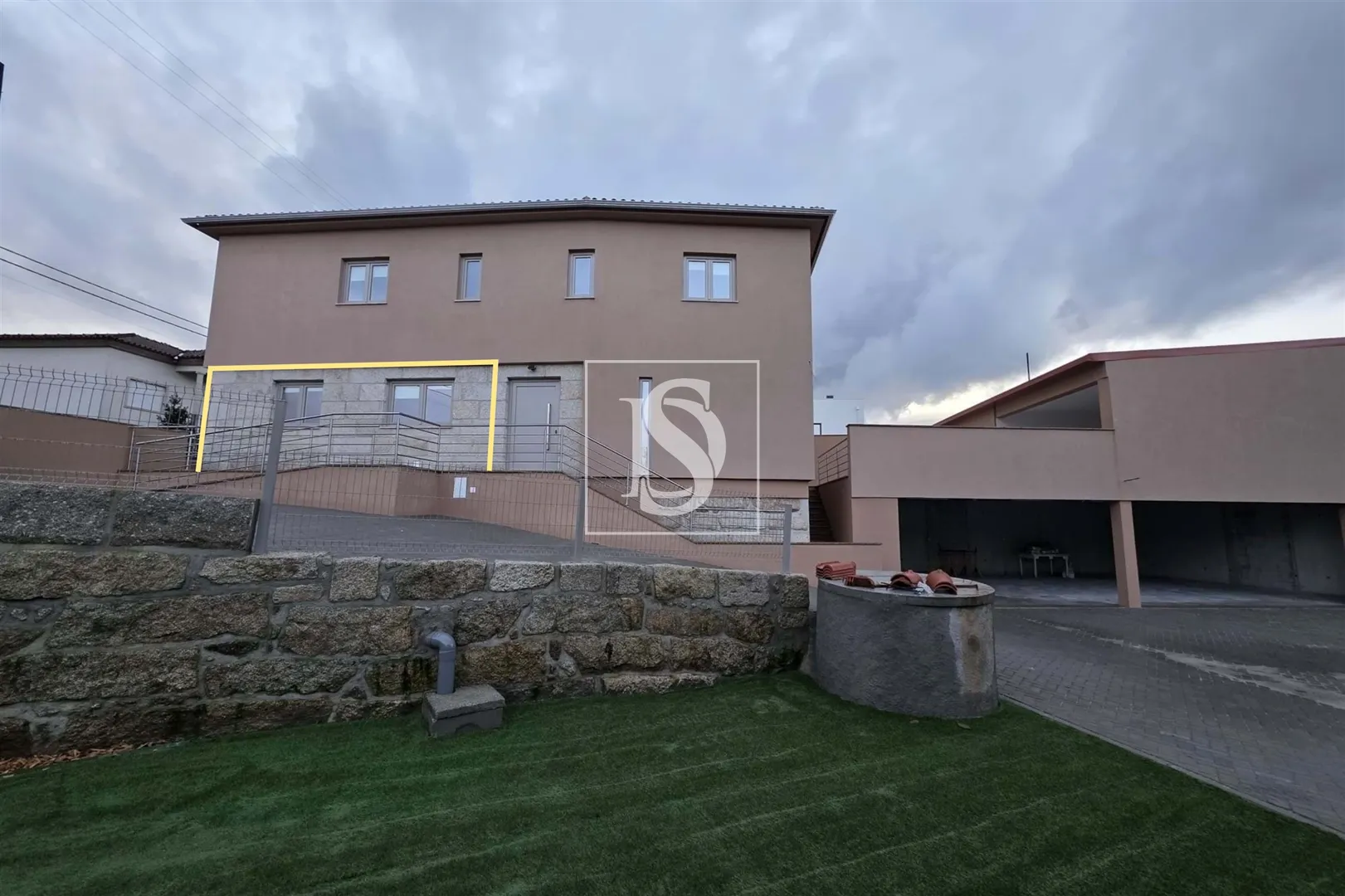 Apartamento T2 Renovado, no Botulho