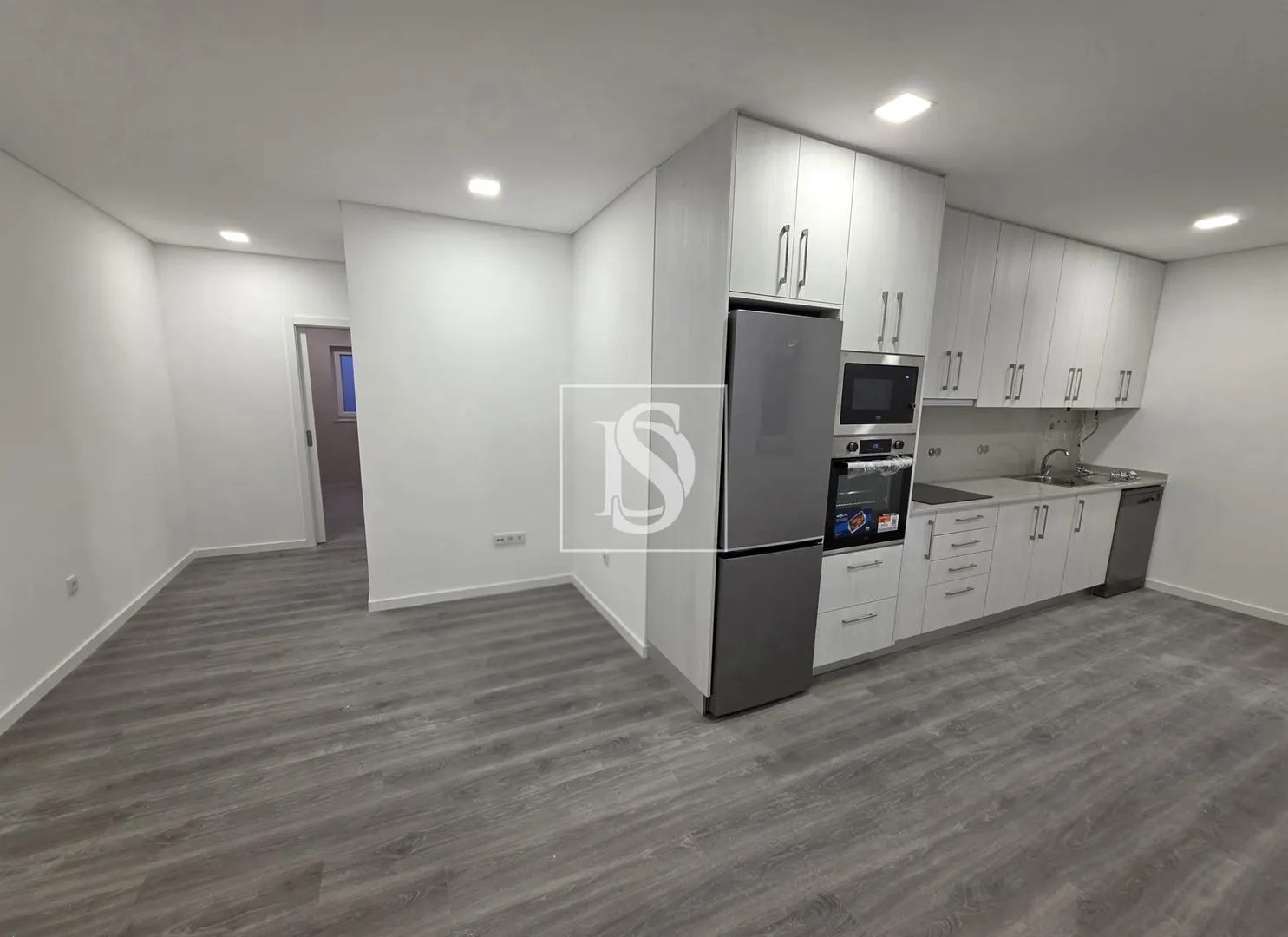 Apartamento renovado T2, no Botulho