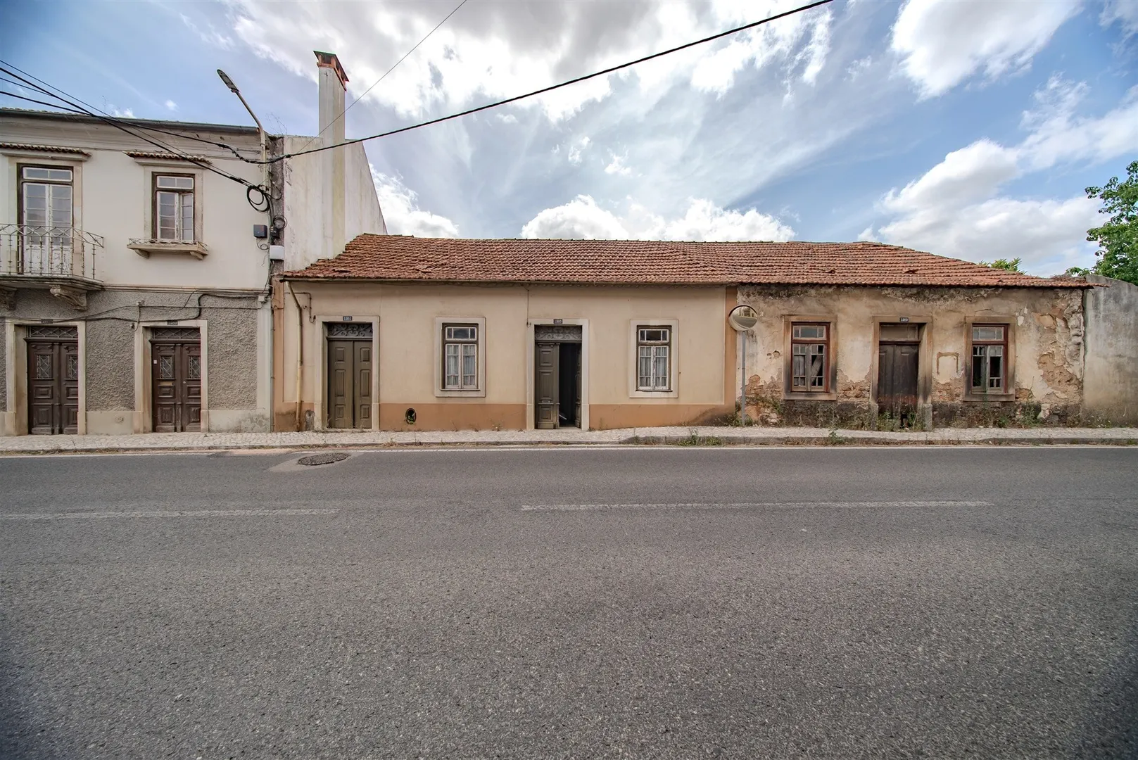 Duas moradias por 115.000 € em Mira de Aire