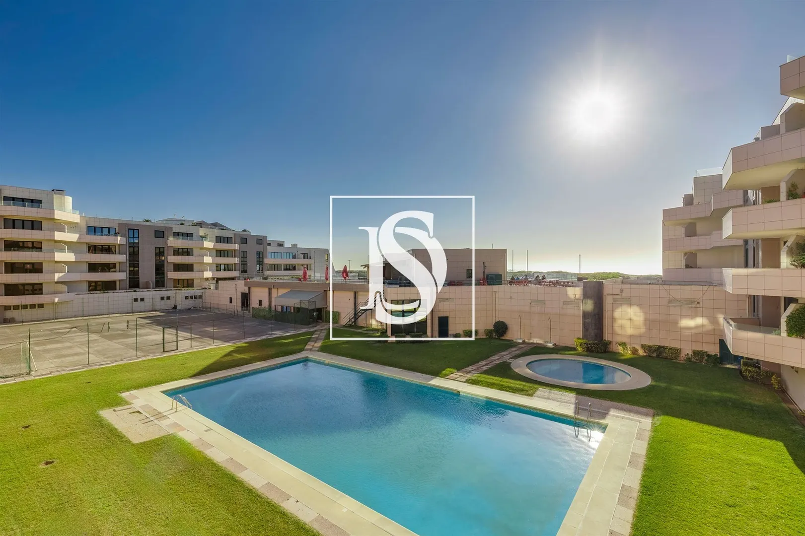 Apartamento T3 com piscina em Mindelo