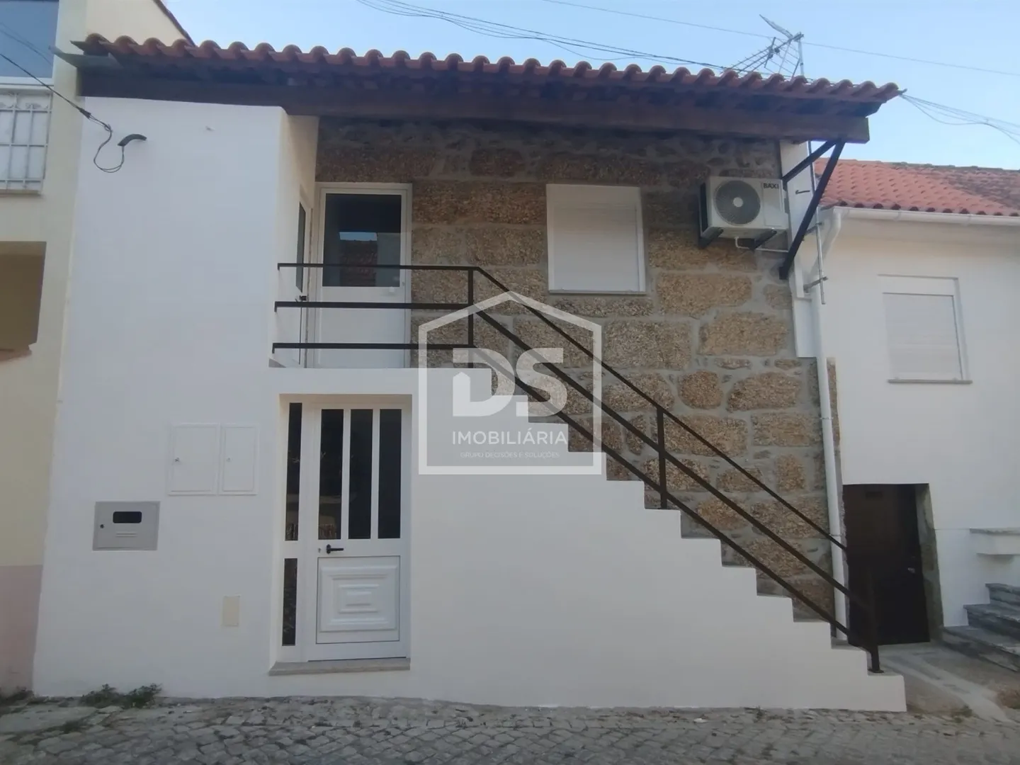 House T1