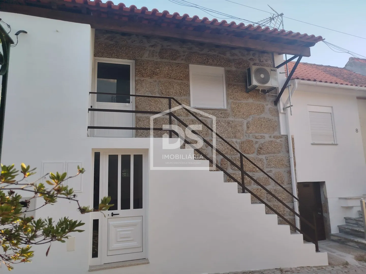 House T1