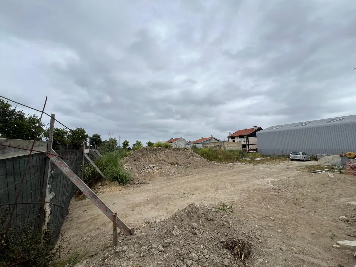 Lote de terreno urbano para construção c/ 228m2