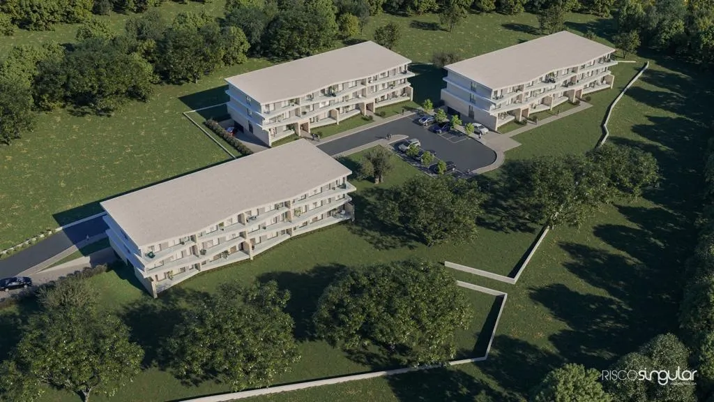 Apartamento T3 em fase de construção, c/ 3 frentes e garagem fechada