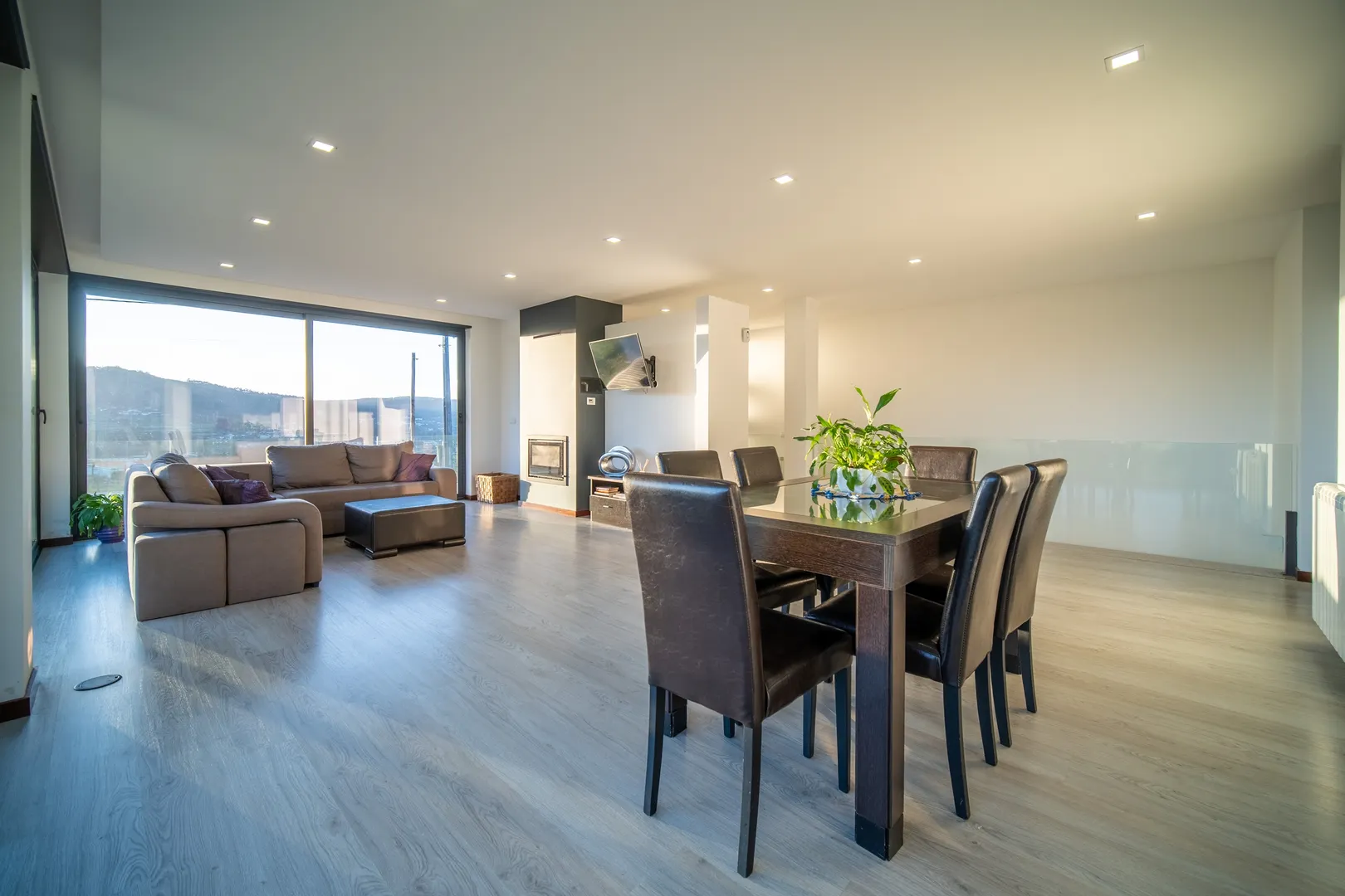 Moradia Individual T3, com jardim e vistas desafogadas