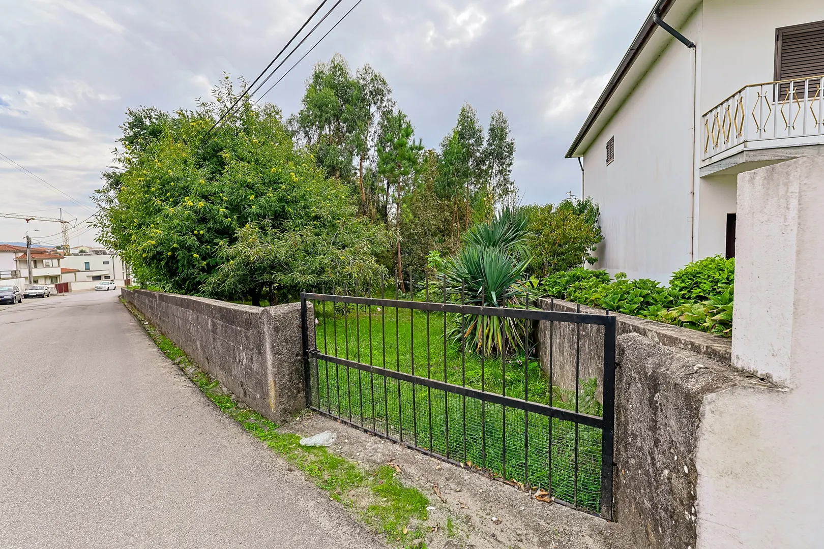 Terreno com 1610m2 em Tamel São Verissimo