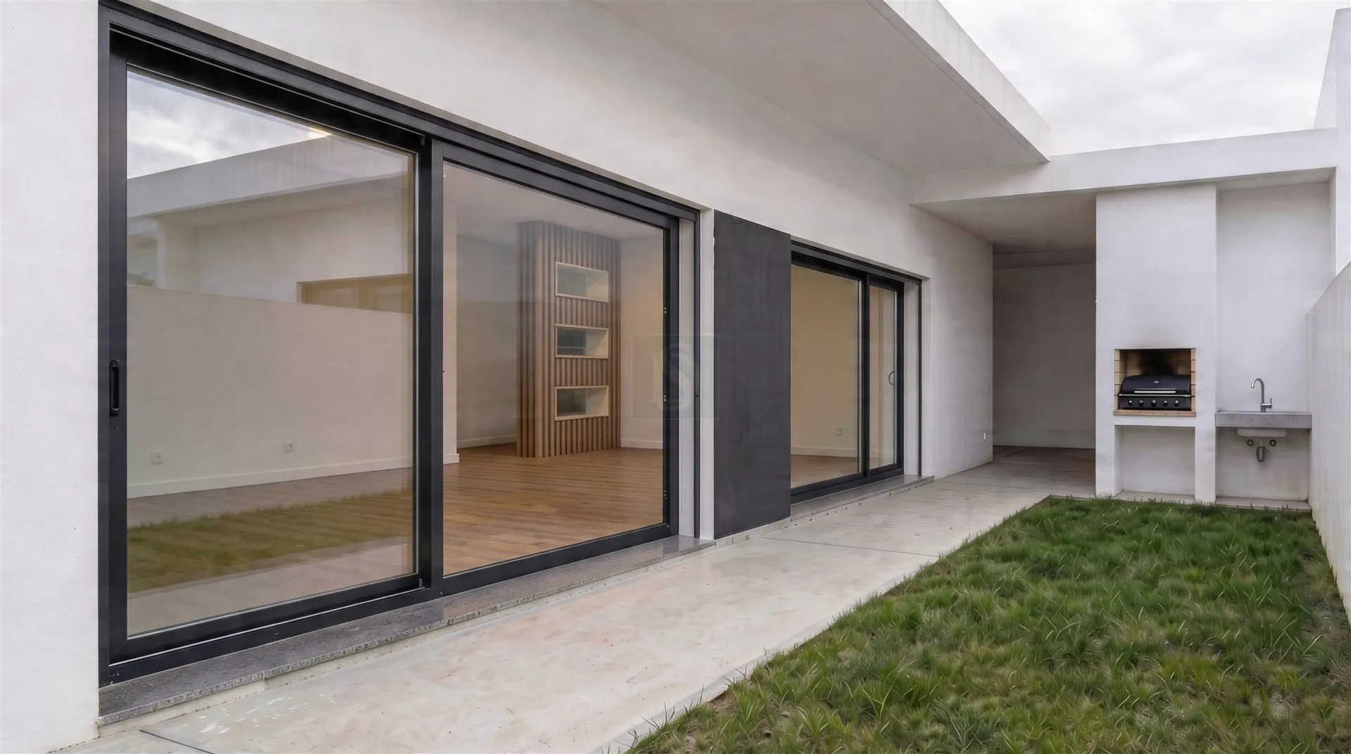 House T4