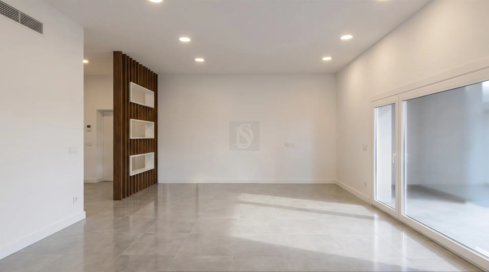 House T4