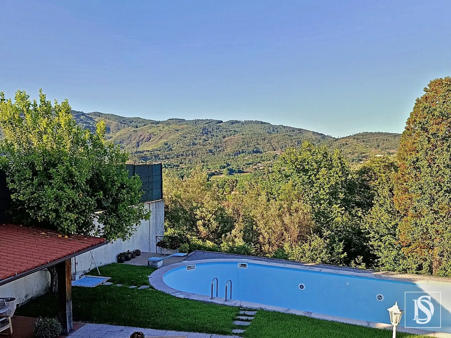 Moradia T6 com Piscina, Picadeiro e Terreno com Possibilidade de Construção