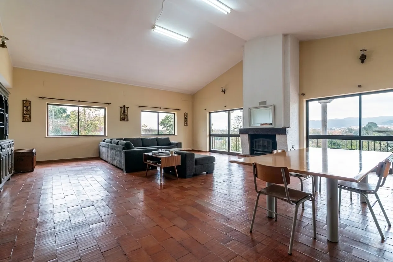Moradia T7 com 634m² de construção e enorme potencial 				 Palmeira, Braga