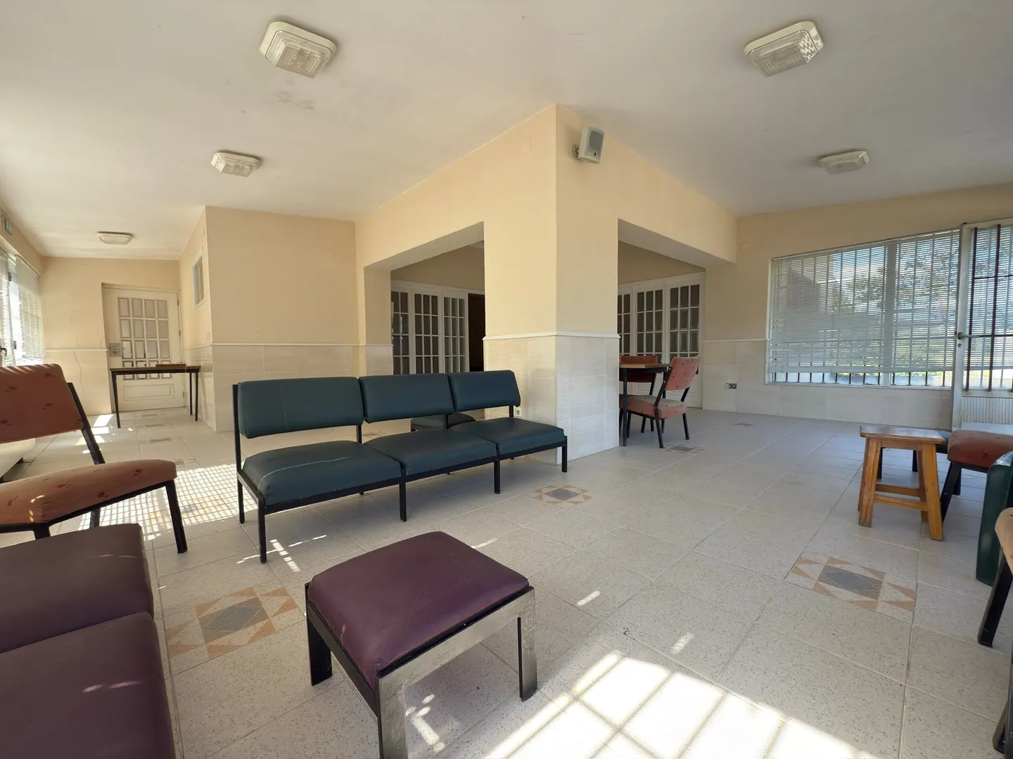 >=10 Bedroom