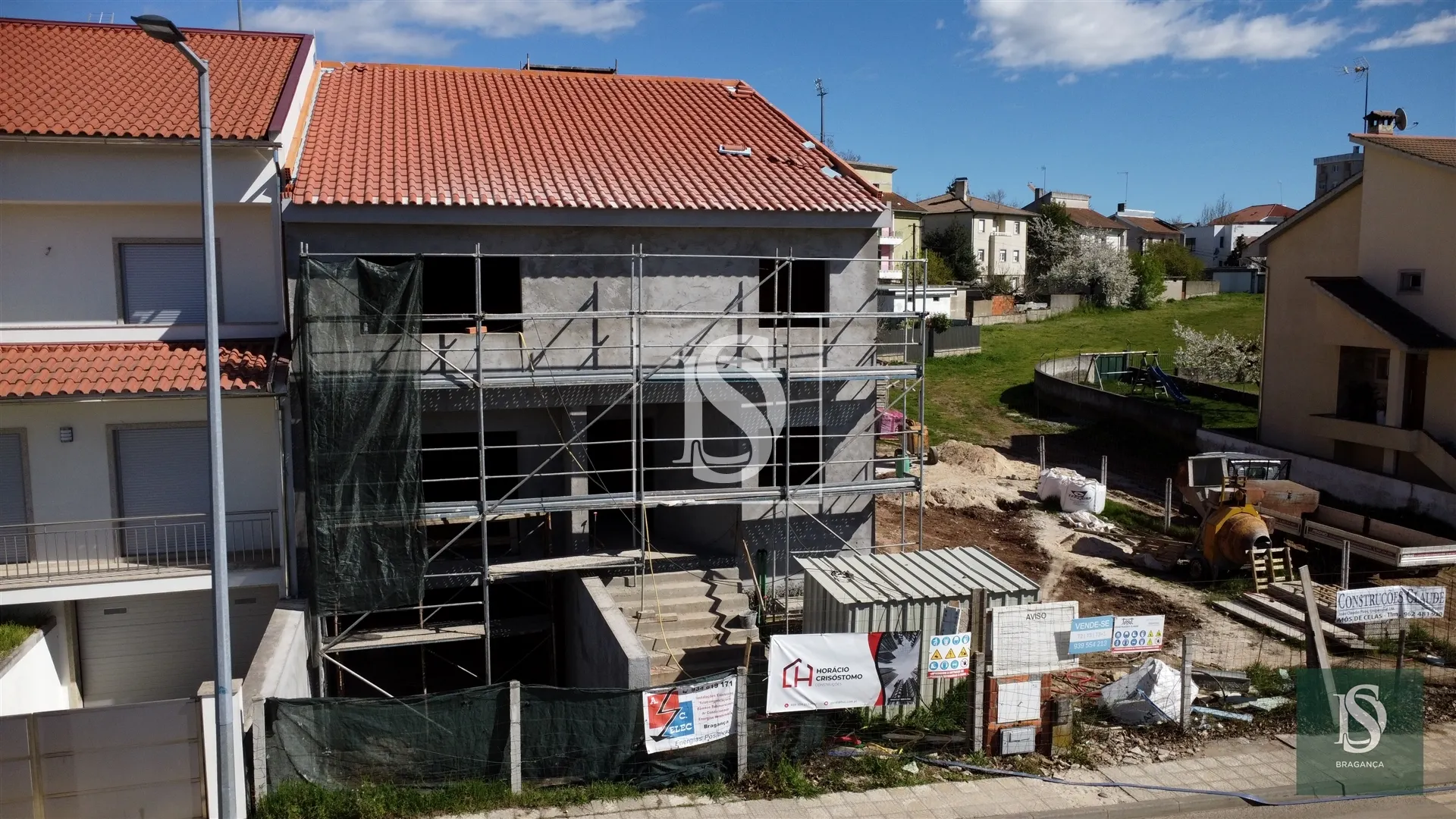 Andar Moradia T3 Duplex no 1.º Andar com Terraço de 60m² em Zona de Excelência