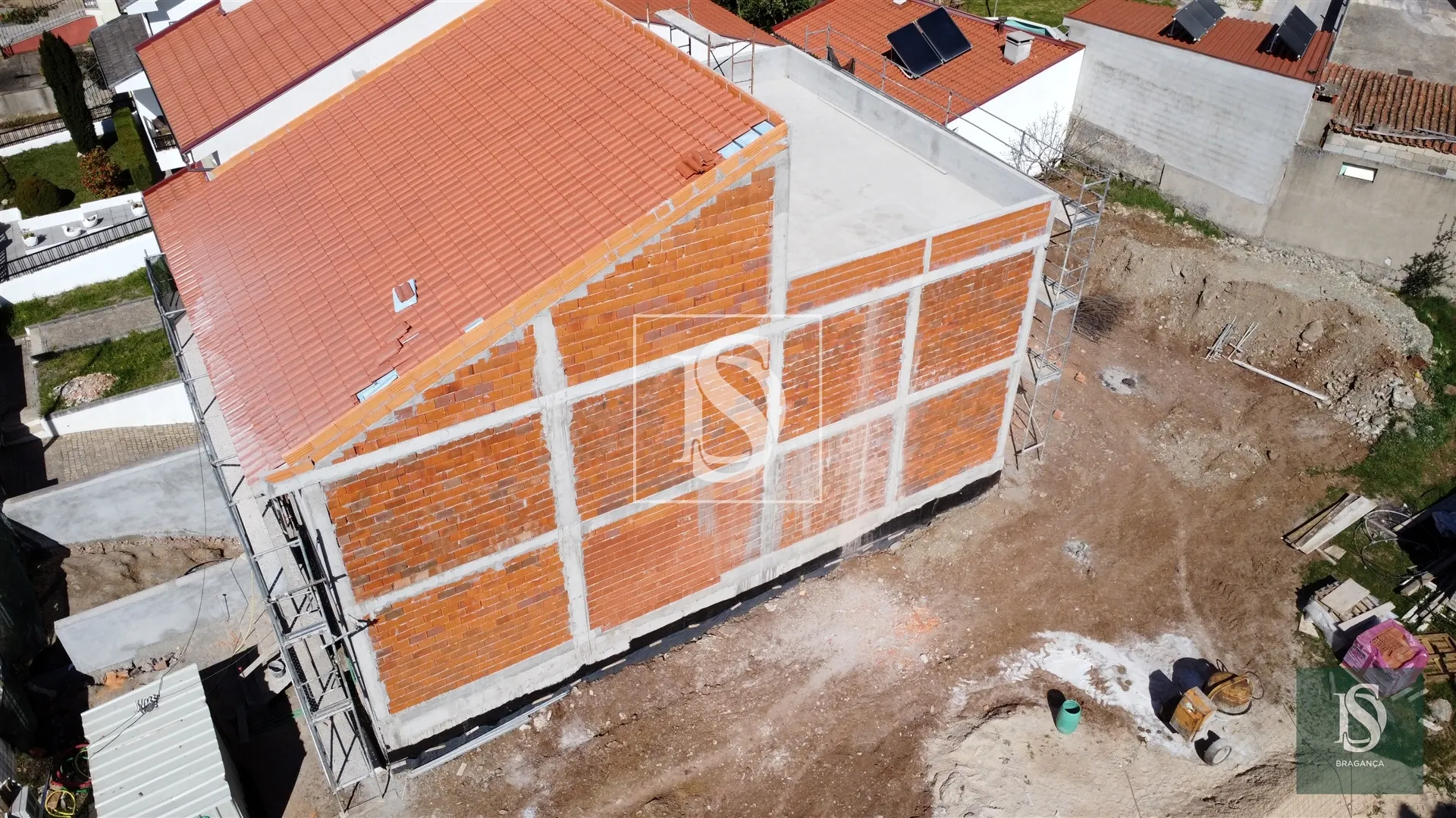 Andar Moradia T3 Duplex no 1.º Andar com Terraço de 60m² em Zona de Excelência