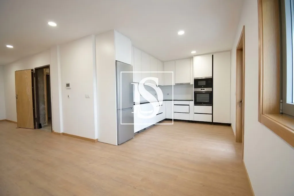 Apartamento T4 novo