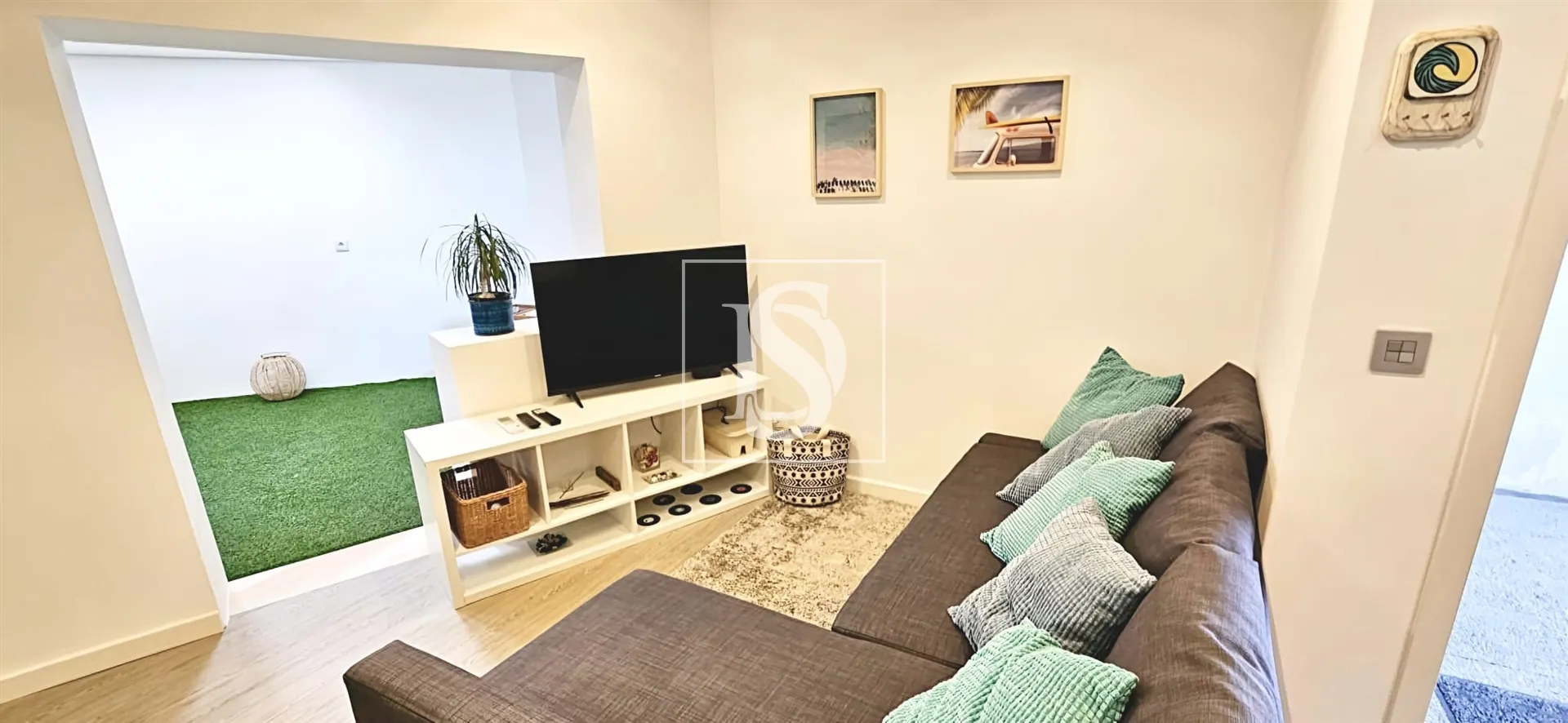 Andar Moradia, T2, Totalmente Renovado, junto à Praia