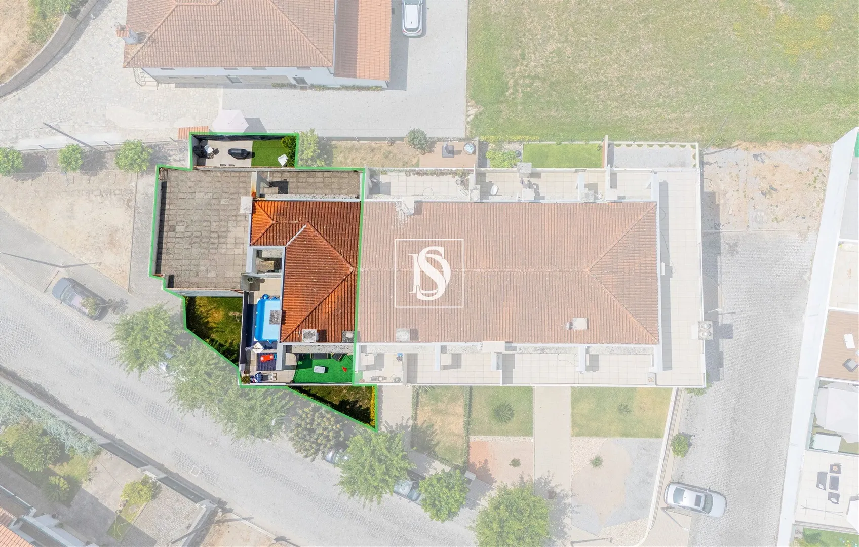 T2 com amplo terraço e dois lugares de estacionamento – Várzea, Barcelos