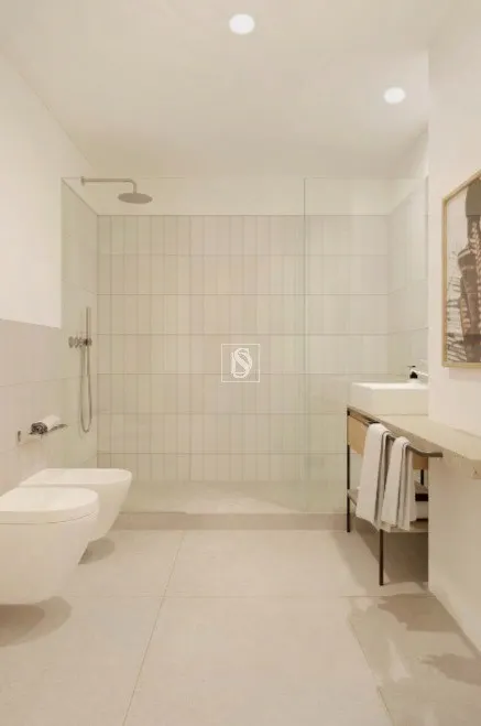 Apartamento T2 Porto c/varanda, garagem e arrecadação