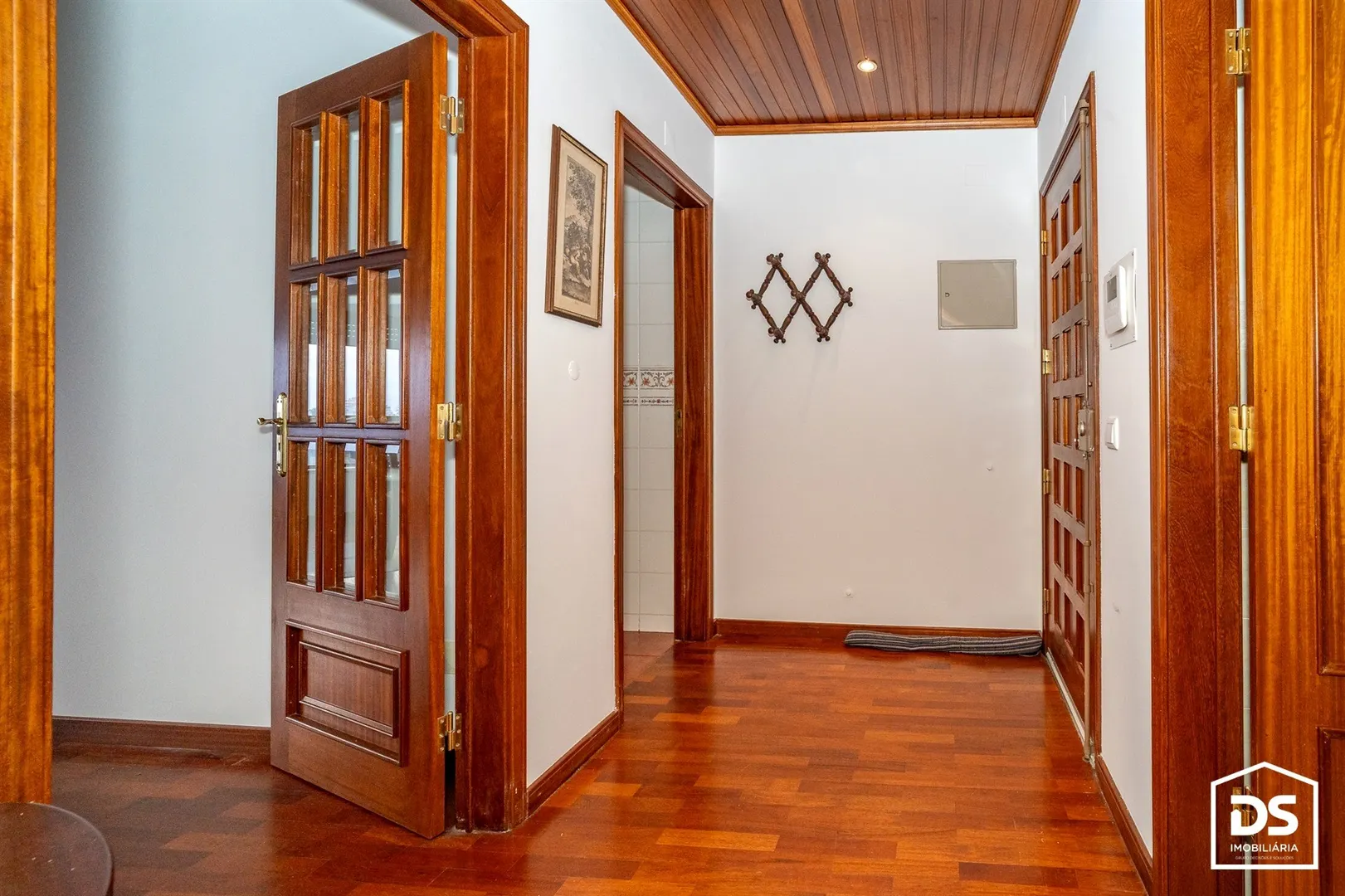 Apartamento T2 com arrumo e varandas na Figueira da Foz