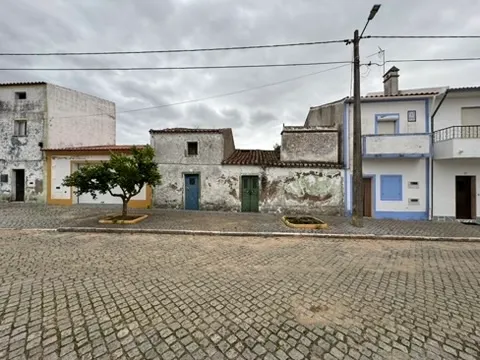 Moradia no Alentejo para remodelar com projeto aprovado - Assumar - Monforte - Alentejo