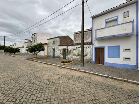 Moradia no Alentejo para remodelar com projeto aprovado - Assumar - Monforte - Alentejo