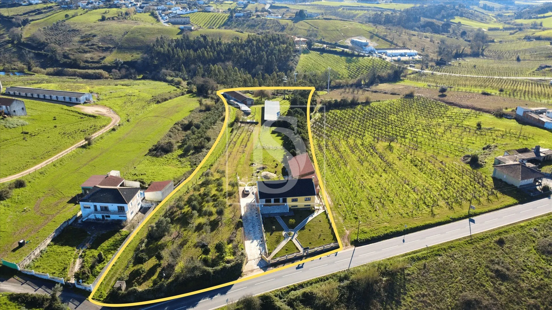 Propriedade com 7.520 m² junto à Serra de Montejunto | Cadaval