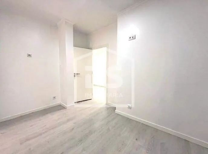 Apartment Floor Dwelling T2
