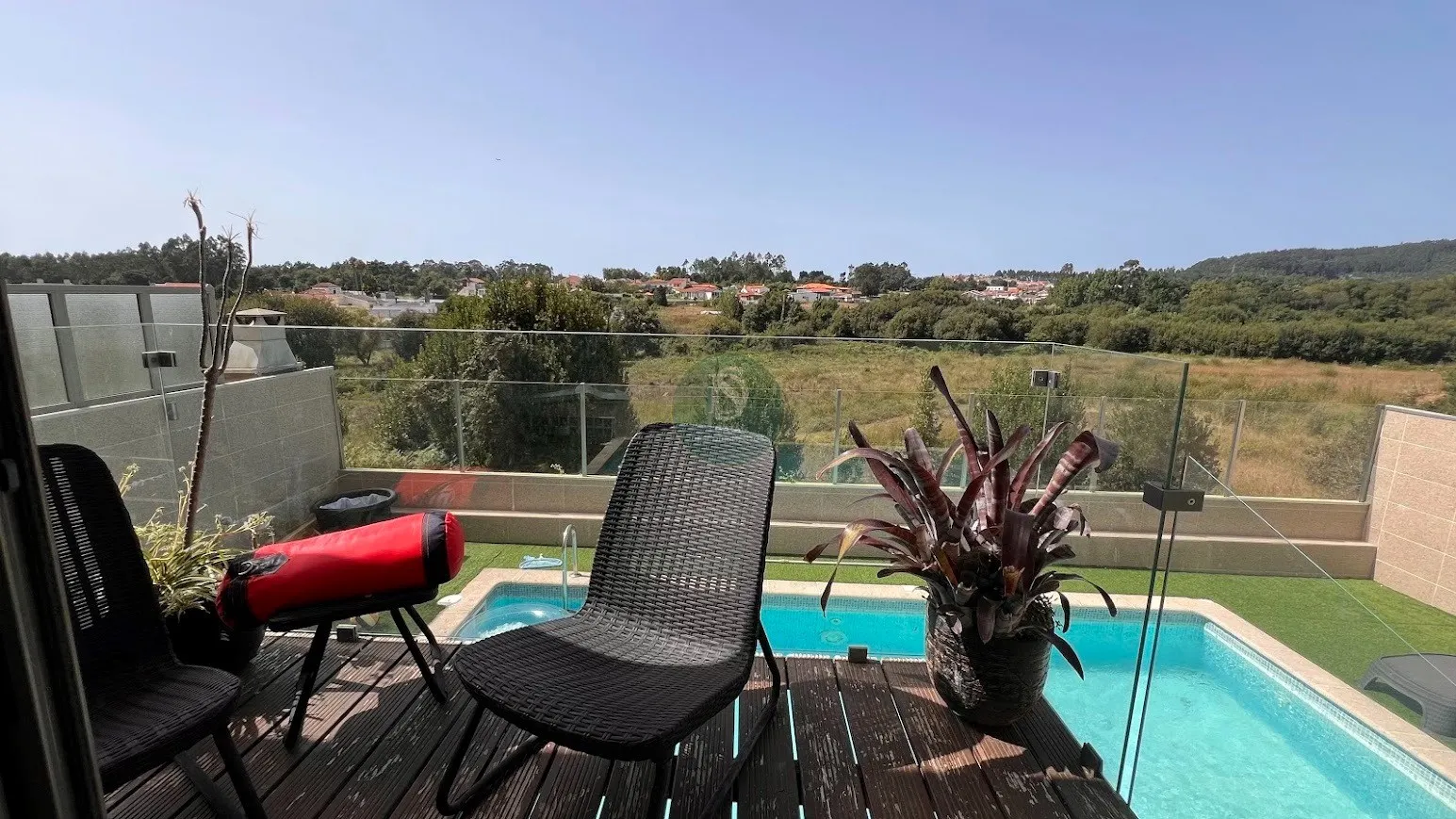 Moradia T4 com piscina e garagem para 2 carros em Perosinho, Vila Nova de Gaia