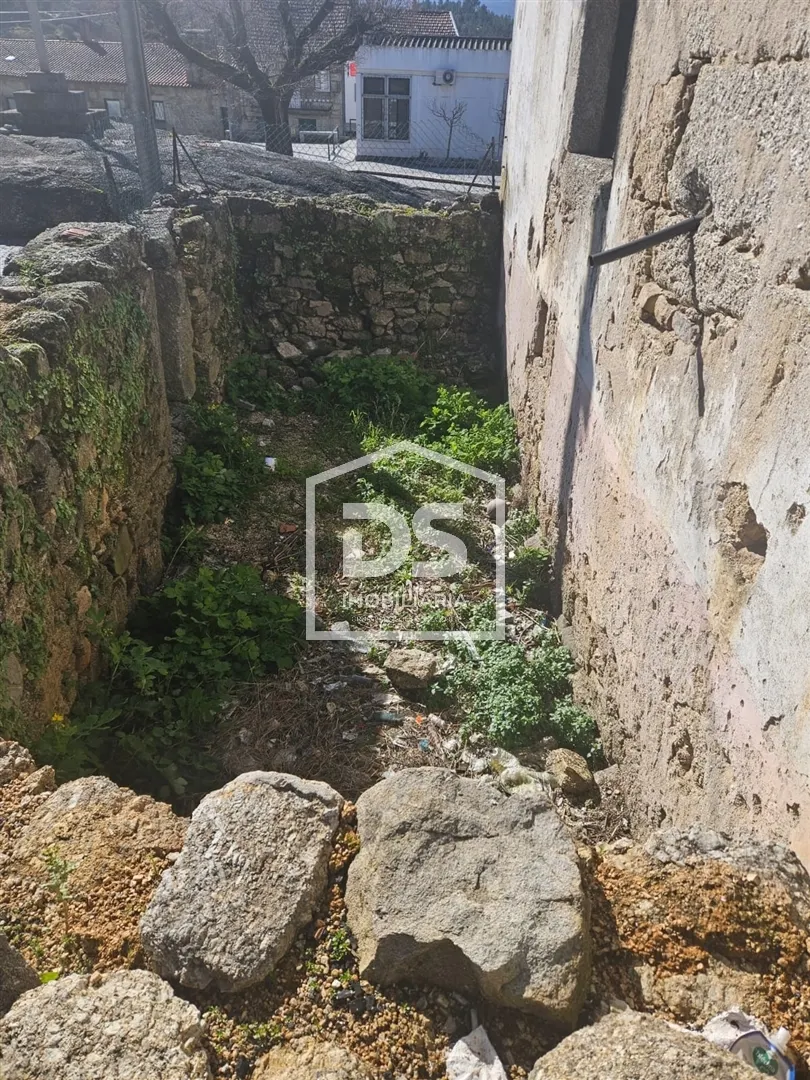 Detached house to restore