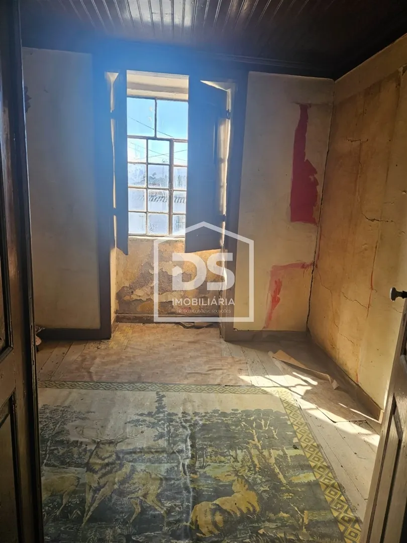 Detached house to restore