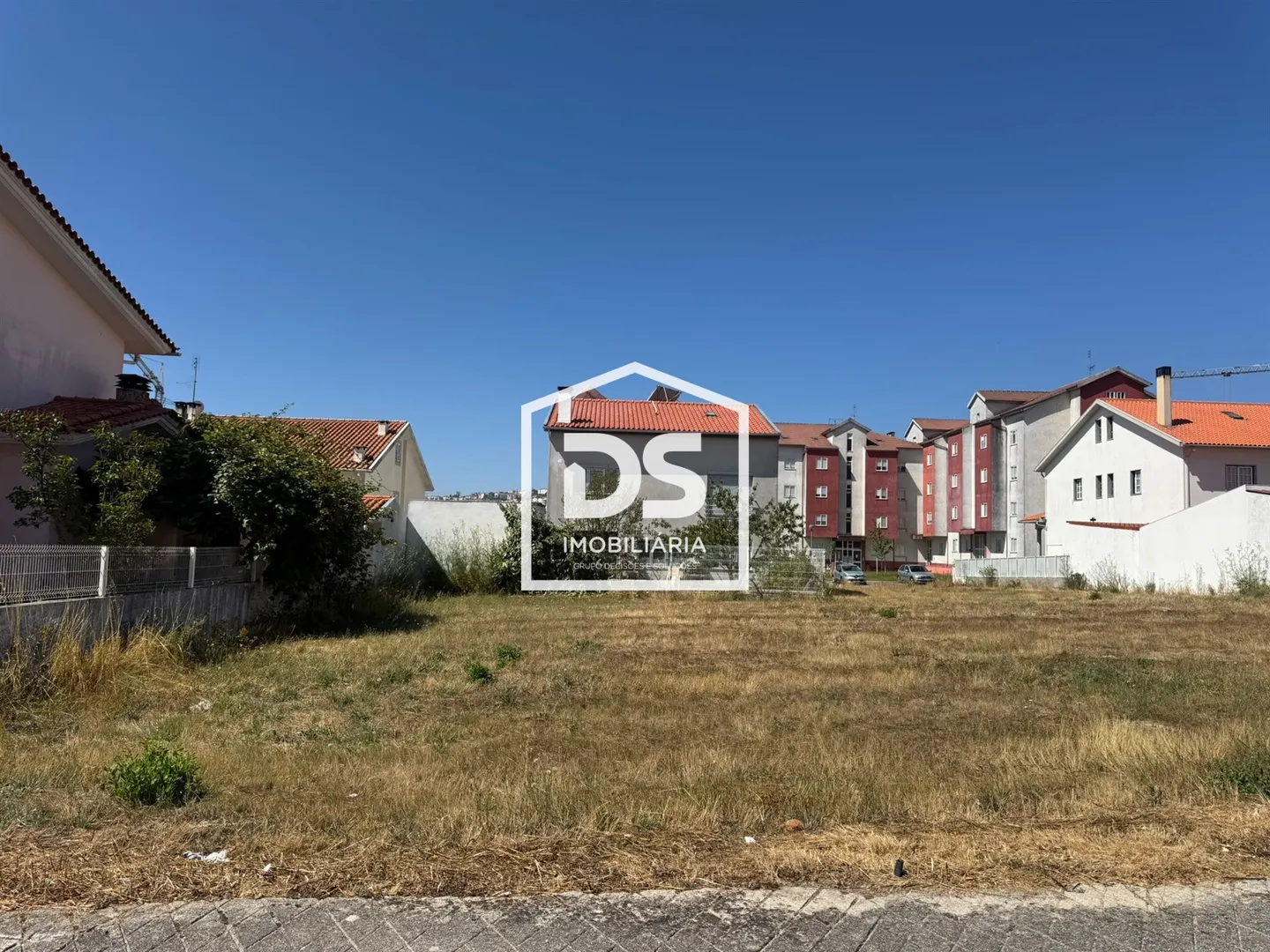 Building Plot for Sale in Guarda Gare | Approved Project 345m²