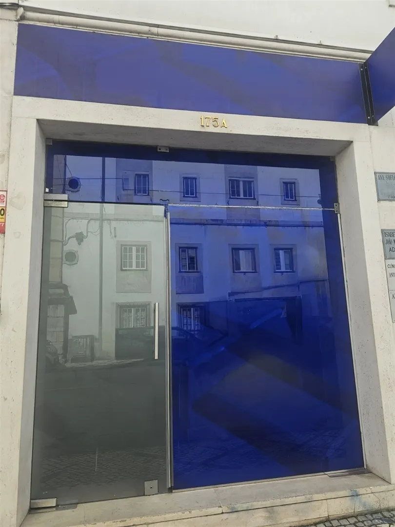 Located on the iconic Rua da Sofia, one of Coimbra’s