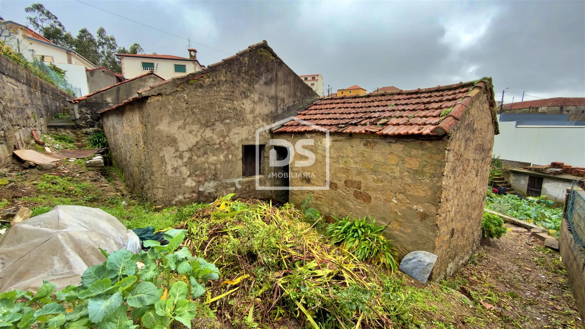 Detached house to restore T2