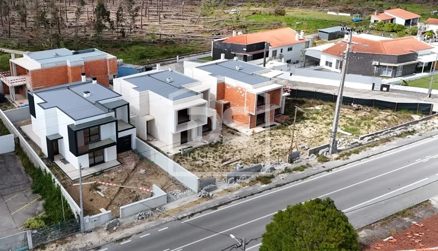 Detached house T4