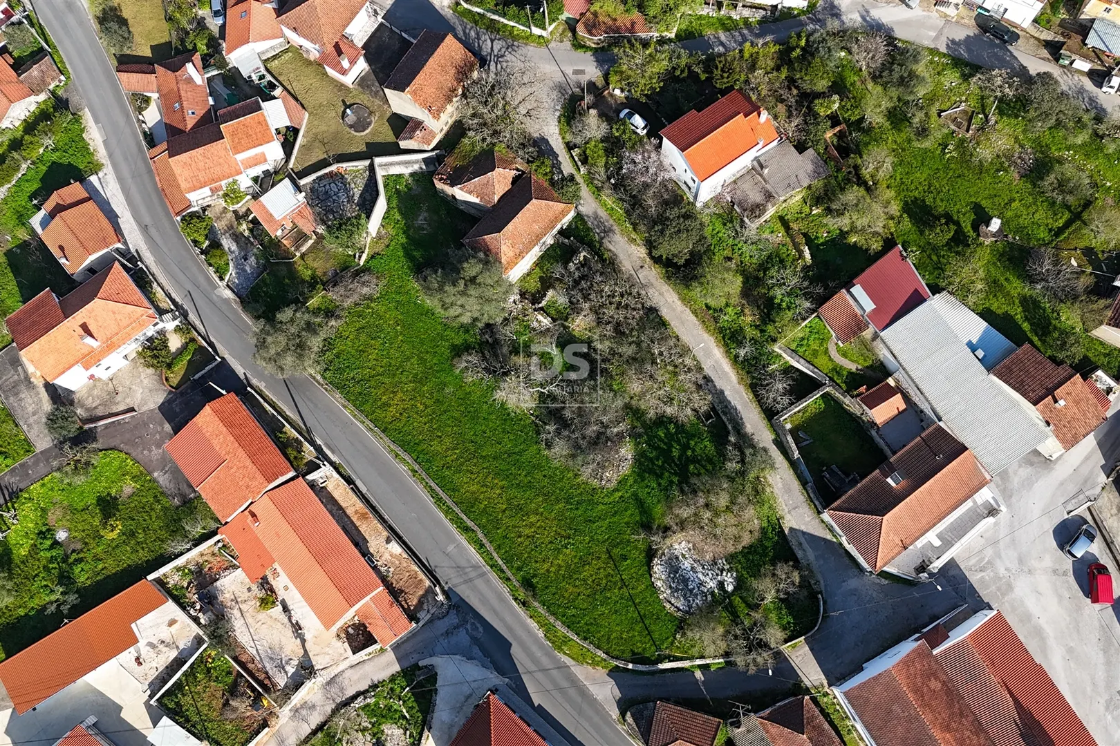 Moradia T3 com terreno de 2640 m²