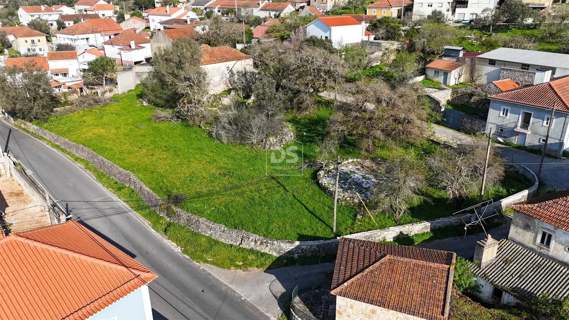 Moradia T3 com terreno de 2640 m²