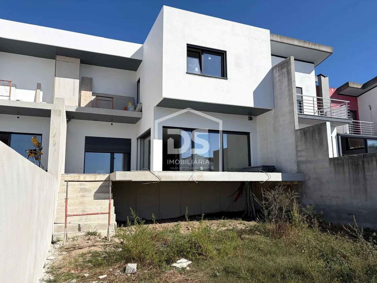 Moradia Geminada T3+1 Moderna