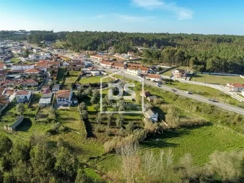 Ruína num terreno com 181 m² em Albergaria, Marinha Grande