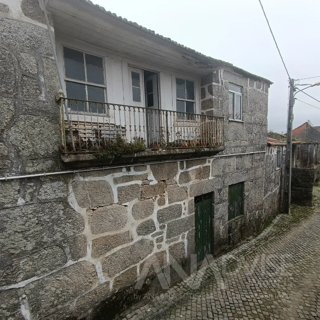 Detached house to restore T4