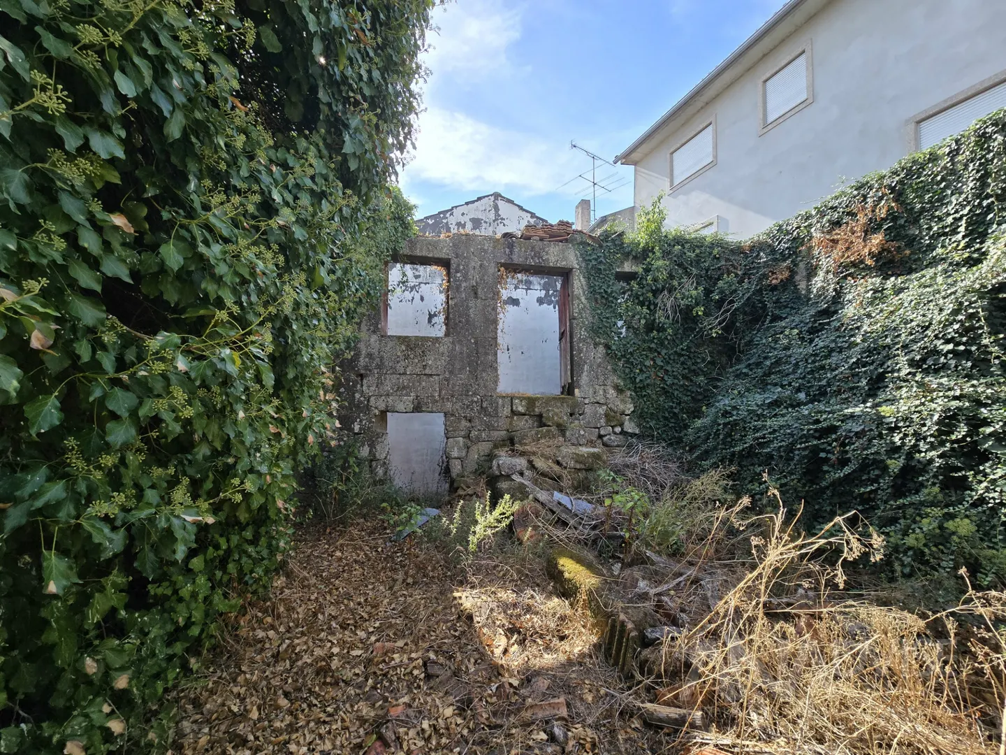 Detached house to restore T2