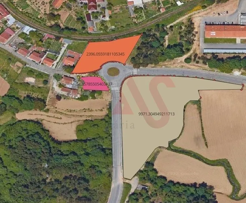Land for sale in Oliveira de Azeméis, Portugal — €107,000