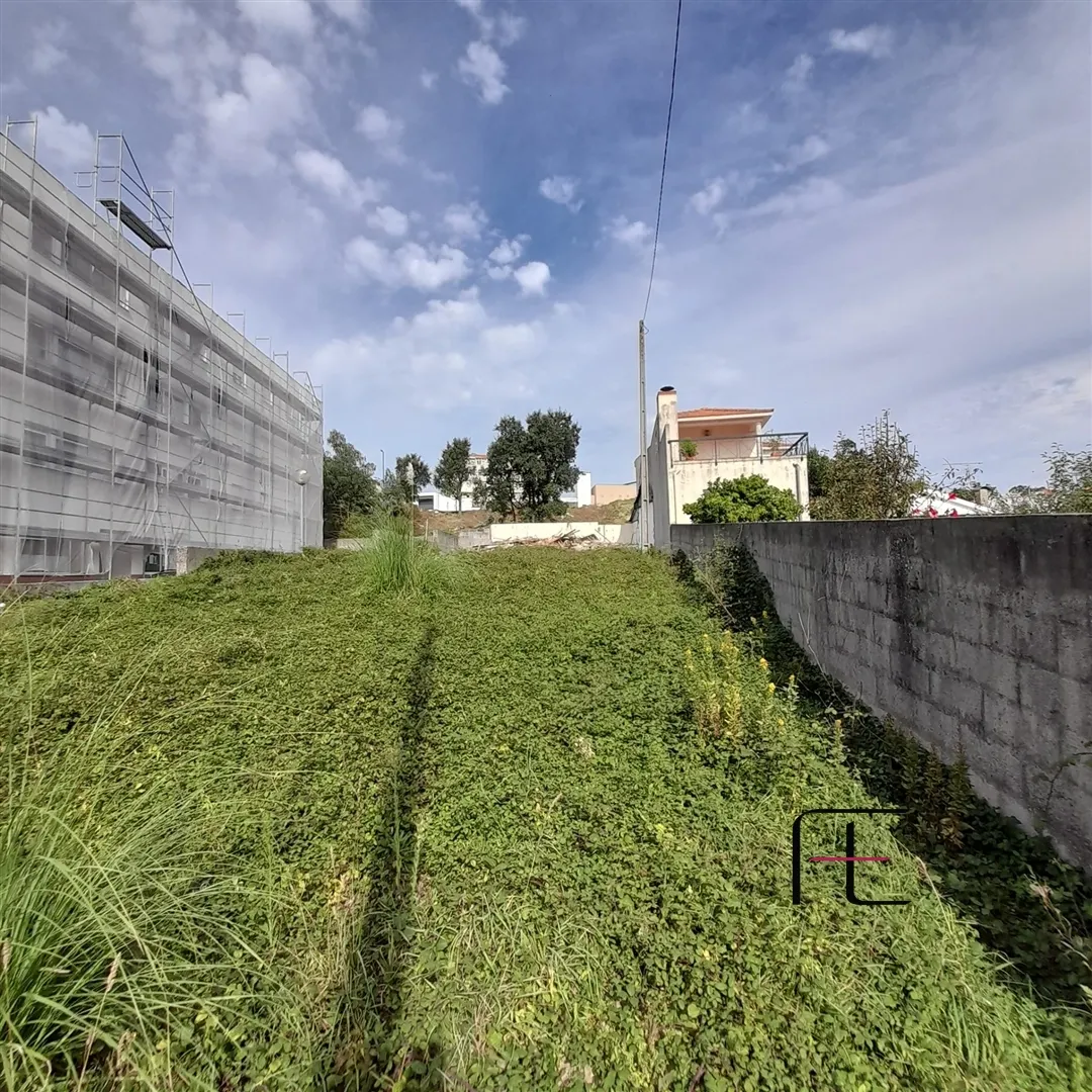 Land for sale in Vila Nova de Gaia, Portugal — €70,000