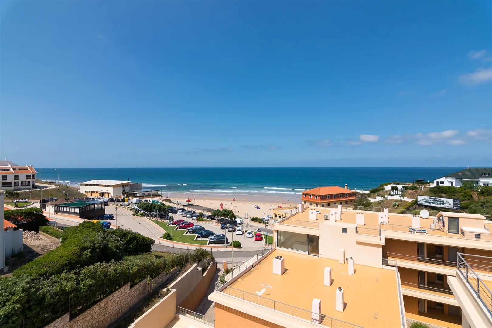 Apartamento T1 na Praia com Vista Panorâmica e Terraço