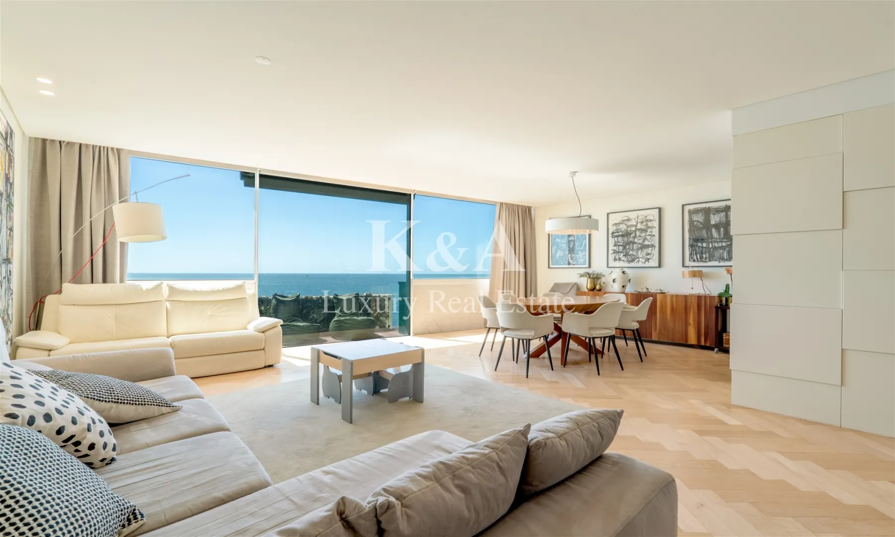 2-bedroom apartment on the seafront in Foz
