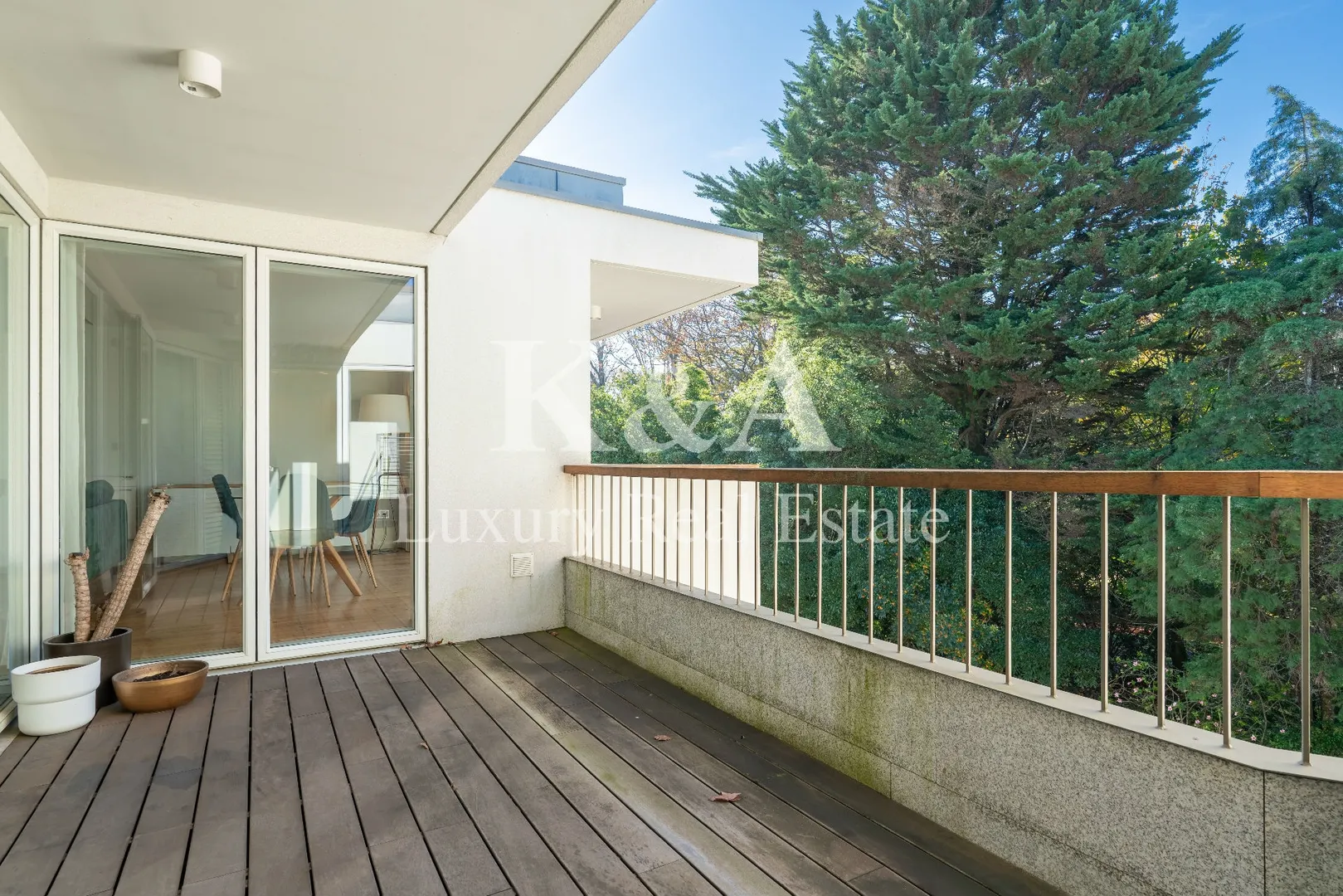 4-Bedroom Apartment in Serralves