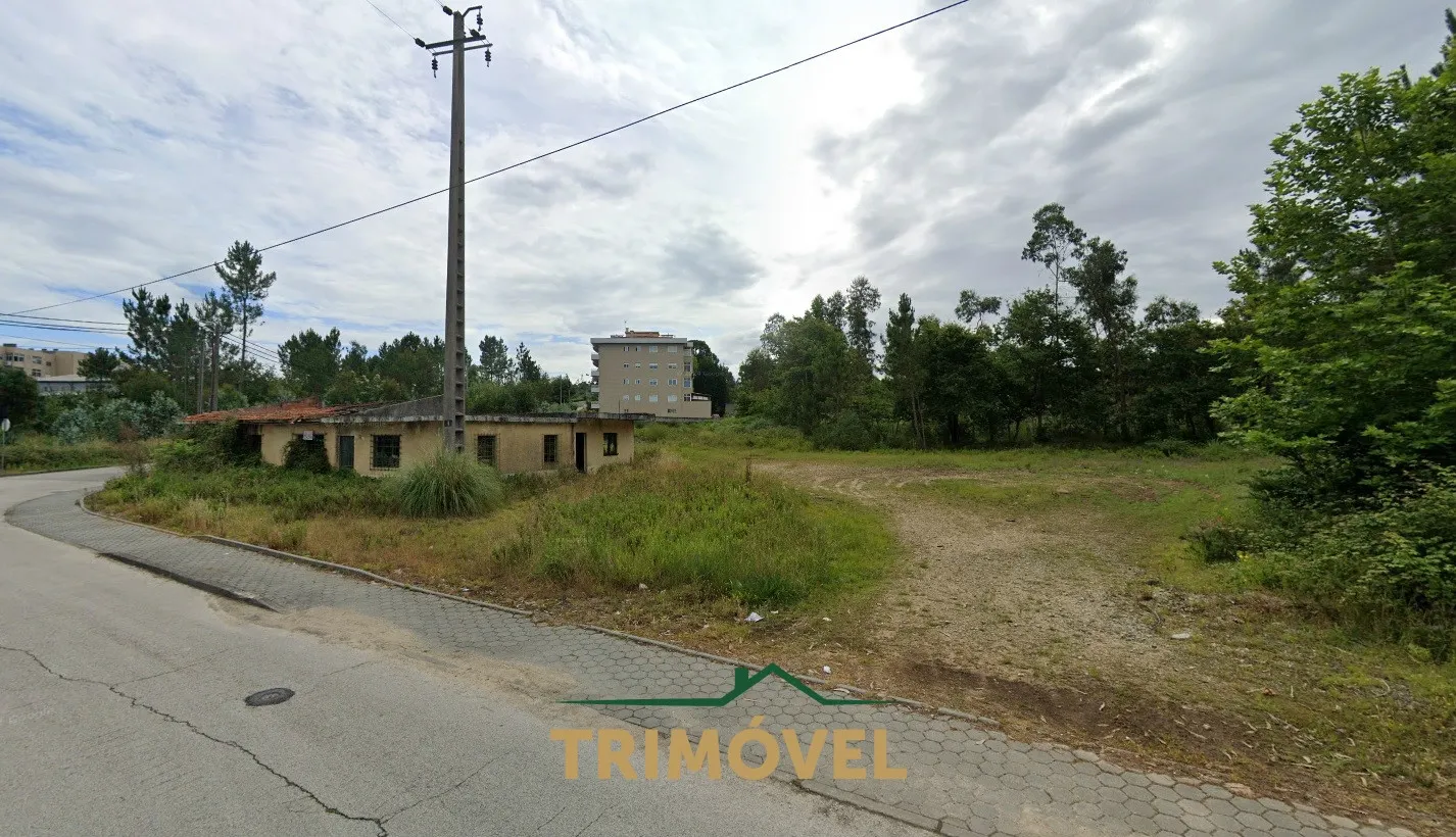 Land for sale in Oliveira de Azeméis, Portugal — €150,000