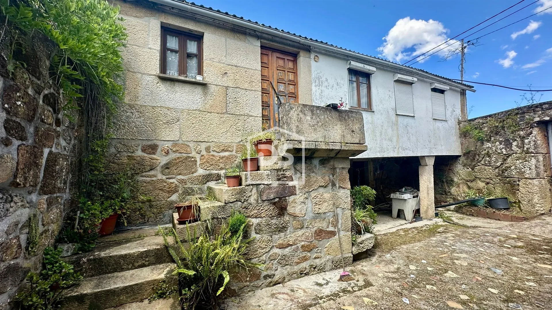 Detached house to restore T4