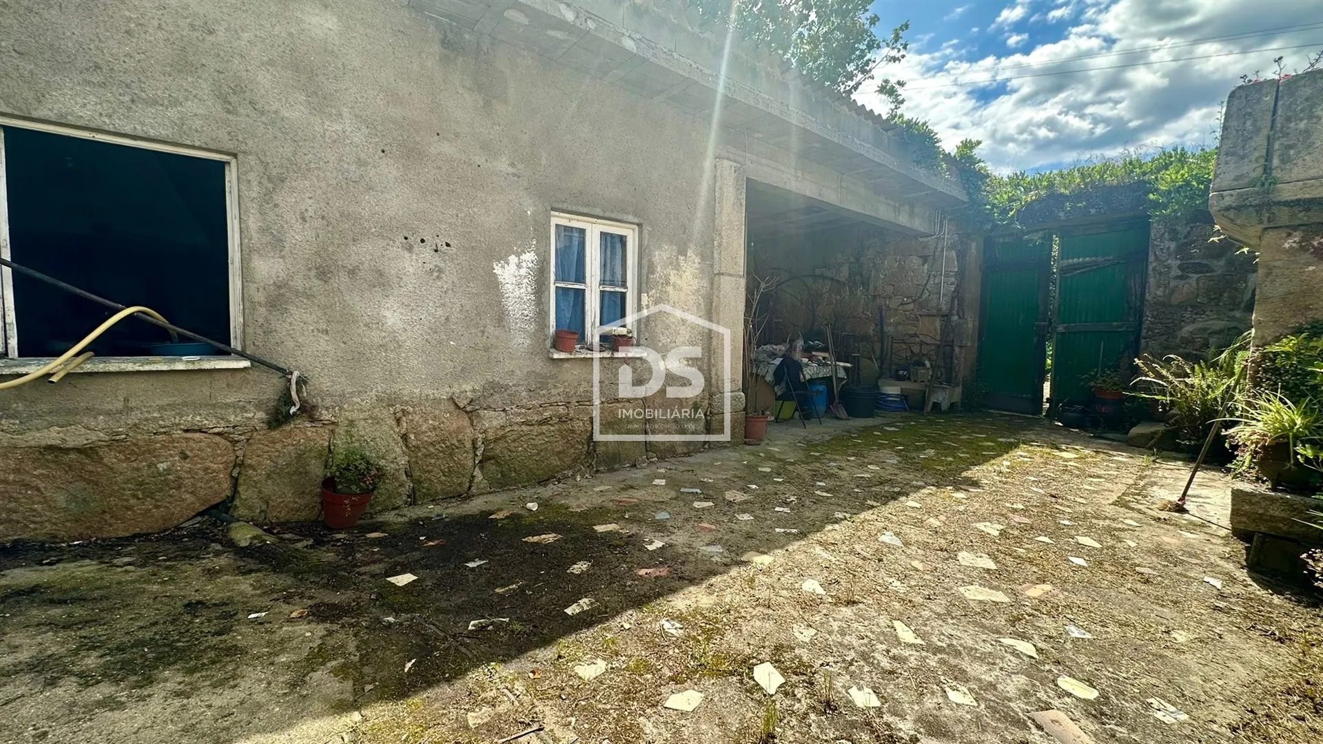 Detached house to restore T4