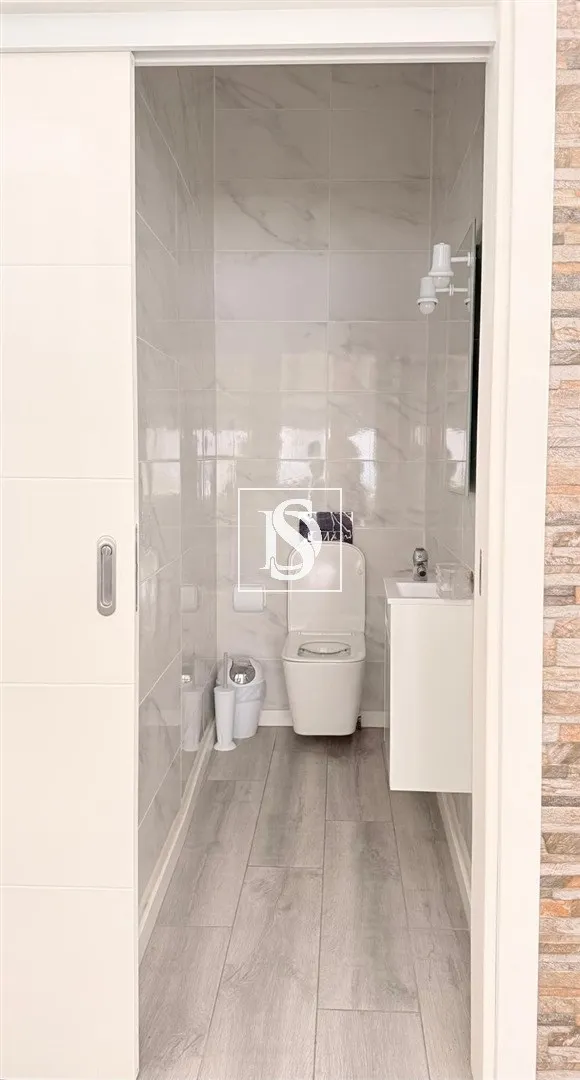 Loja de Estética totalmente equipada, um espaço moderno da cabeça aos pés