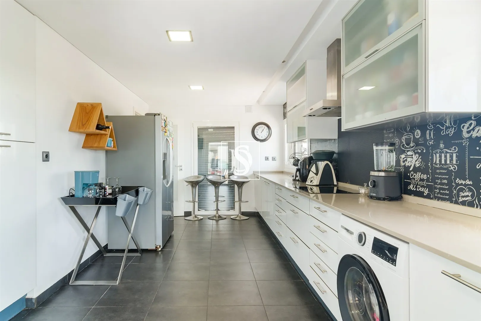 Penthouse T3 Exclusiva com Terraço Panorâmico e Garagem para 6 Viaturas | Barcarena