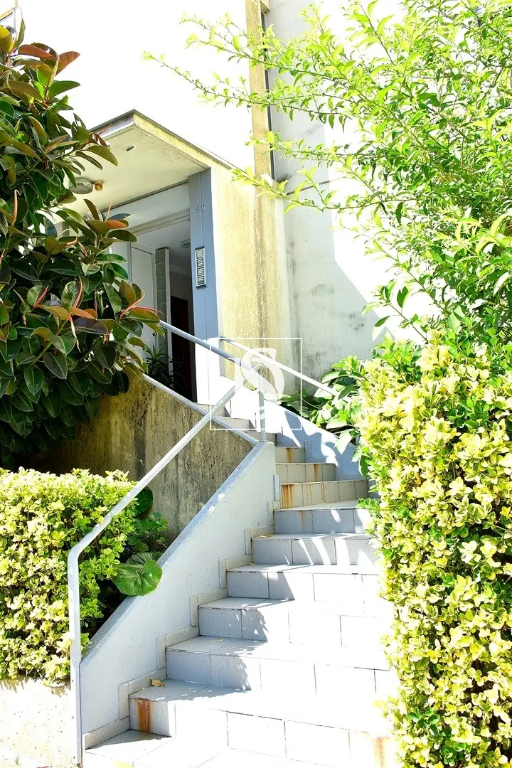 Apartamento T4 na Praceta Diogo Macedo (Próximo ao Arrábida Shopping)